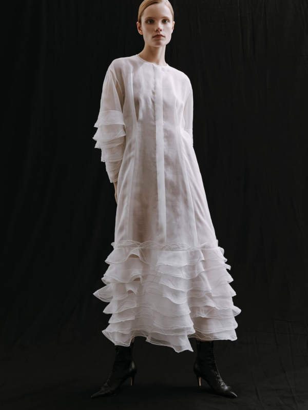 Платье из органзы с силиконовыми воланами 
