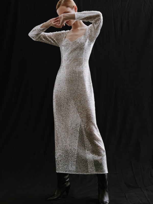 Дизайнерское платье  из пайеток IZETA
